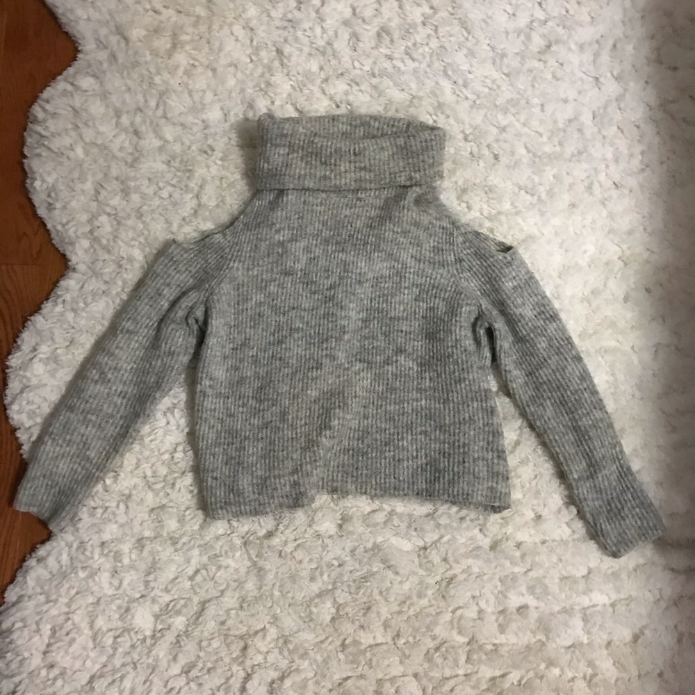 New look petite roll neck cold shoulder crop knit